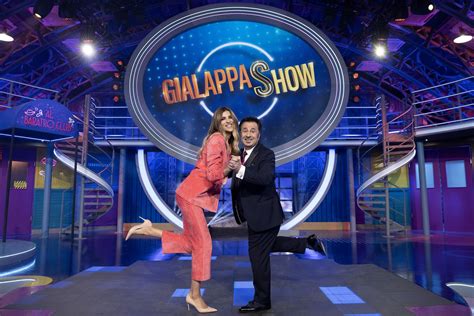 Gialappas Show Su Tv8 Mago Forest E Giulia Salemi Conduttori