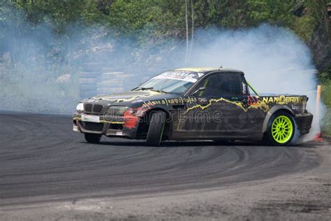 Drift racing editorial image. Image of gearbox, smoke - 89473210