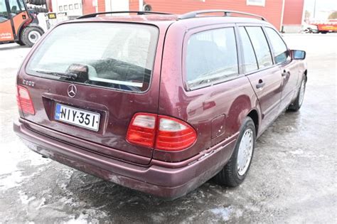 Mercedes Benz E Sarja Stw E T Hv Turvavy Taka Vasen Auto