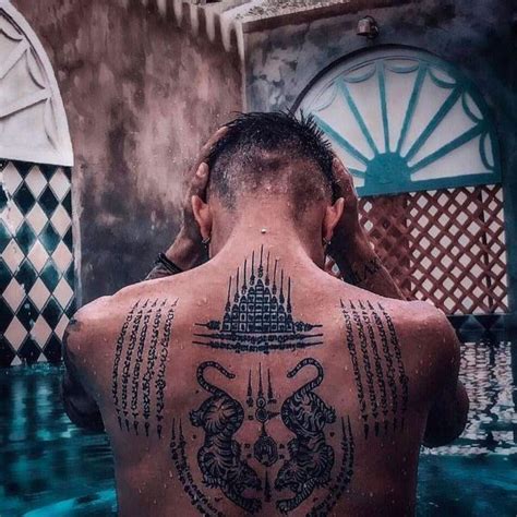 Tatuajes De Templos Budistas A Escalas De Grises Thai Tatuaje