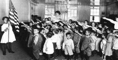 Schoolchildren Salute the Flag in the U.S in 1915, And Here's What the American Flag Salute Once ...