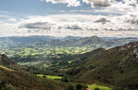 Magnifique Paysage Depuis Le Sommet De La Rhunelarunn Dans Le Sud Ouest