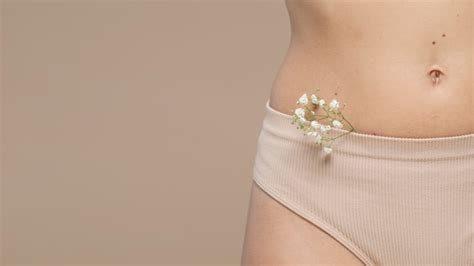 Beau Corps De Femme En Lingerie Photo Gratuite