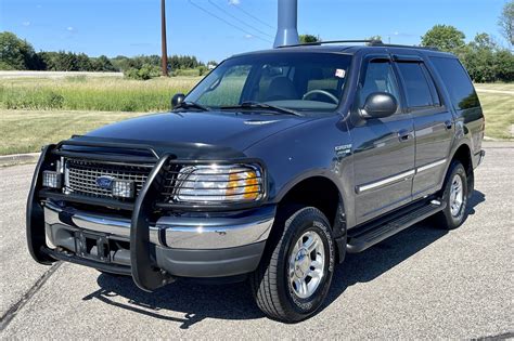 No Reserve 20k Mile 2001 Ford Expedition XLT 4x4 For Sale On BaT