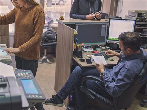 Weaponized incompetence isn't just a problem for couples. Here's how