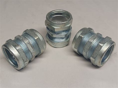 Lot Of 3 O Z GEDNEY 1 1 4 RIGID IMC COMPRESSION COUPLING MPN 30 125