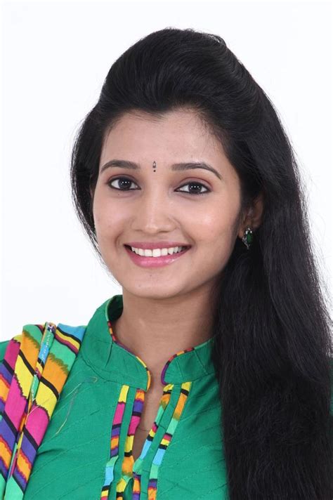 Tamil Girl Deepthi Shetty Smiling Face Closeup Stills Cinehub