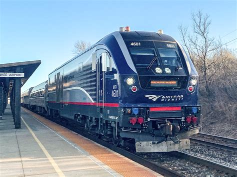 Amtrak Siemens Sc 44 Charger 4601 Leading Hiawatha Train 3 Flickr