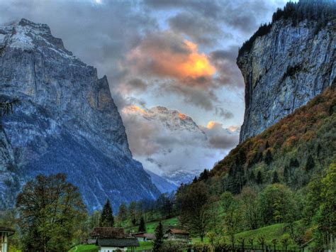 Lauterbrunnen Waterfall Tour Hiking Trail, Lauterbrunnen, Switzerland