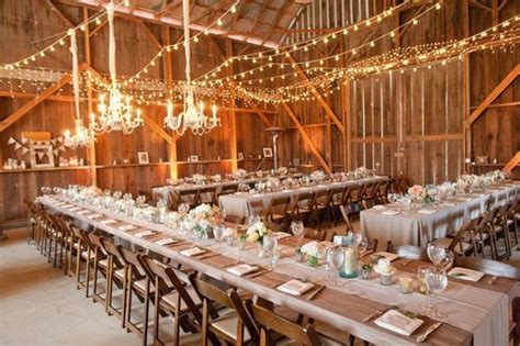 10 Barn Wedding Decor Ideas