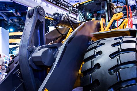 Volvo CE debuts new flagship wheel loader: L350H boasts new design, fuel savings