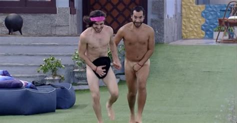 BBB21 Após eliminação Gil e Fiuk pulam sem roupa na piscina e