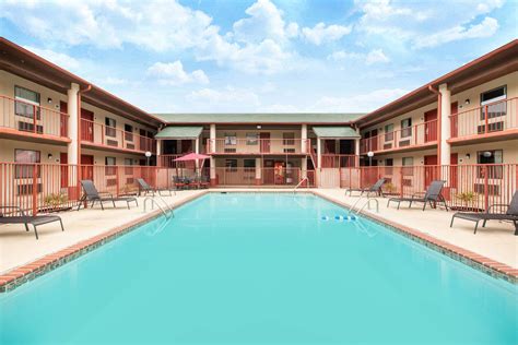 Super 8 by Wyndham Malvern | Malvern, AR Hotels