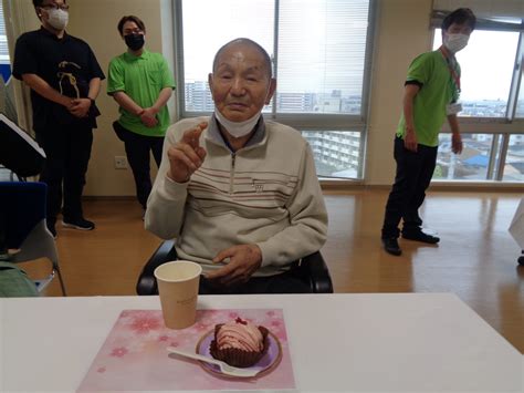 4月 合同誕生日会 －老いても尚の生きがいを－ 社会福祉法人 敬愛園