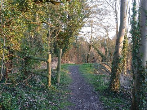 Grand Union Canal Walk Approaches Rob Farrow Cc By Sa