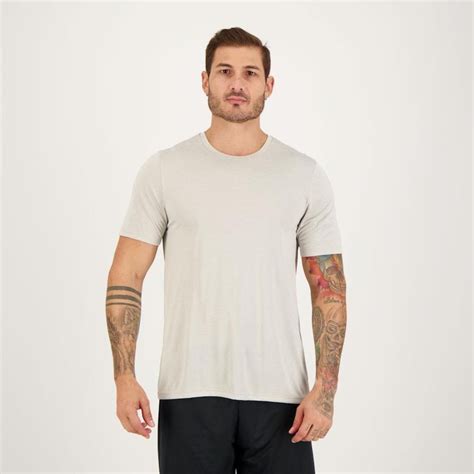 Camiseta Hering Esportiva UV Masculina em Promoção Centauro