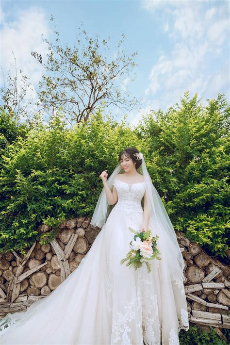 Timeless Wedding Dress Styles Brides Love | Fashonation