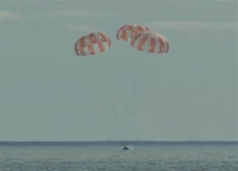 Splashdown Nasas Orion Returns To Earth After Historic Moon Mission