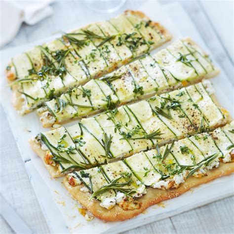 Zucchini Flatbread Mit Ziegenfrischk Se Rezept Living At Home