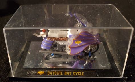 Classic Batgirl Batcycle Sdcc Exclusive Hot Wheels Motorcycle Kr