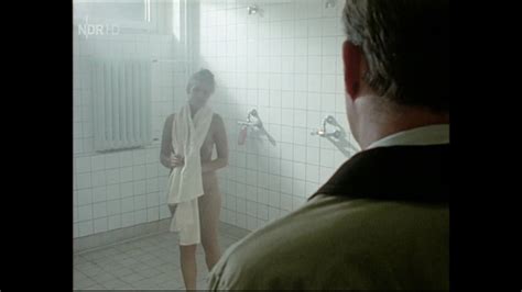 Naked Sophie Sch Tt In Tatort Mord Hinterm Deich