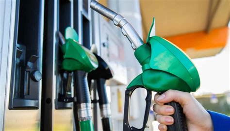 Prezzo Della Benzina Ai Minimi Storici Del 2023 Ecco Cosa Succede