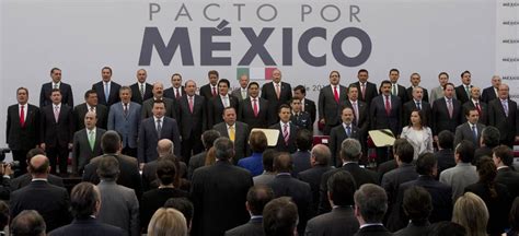 PAN PRD y PRI firman con gobierno de EPN Pacto por México