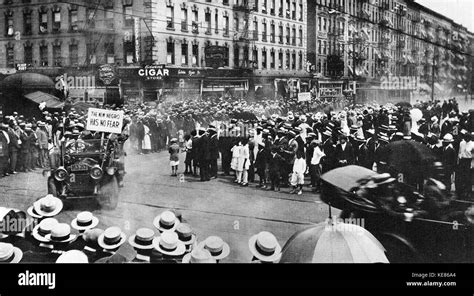 UNIA parade in Harlem, 1920 Stock Photo - Alamy