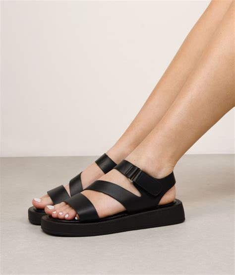 Sandalias Negras Con Hebilla Y Plataforma BOSANOVA REBAJAS HASTA 50