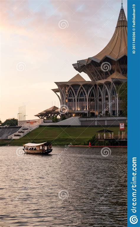 Dewan Undangan Negeri Sarawak Foto Editorial Imagen De Paisaje