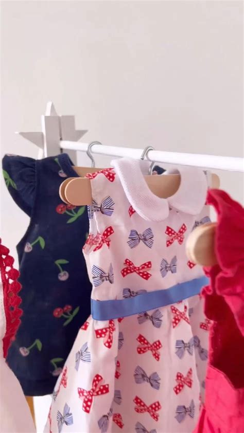 DIY cómo hacer un ropero para la ropa de muñecas Ropa para muñecos