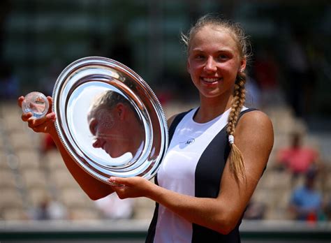 French Open: Prizmic und Korneeva holen sich die Krone bei den Juniors ...