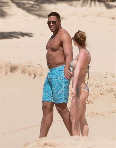 Michael Strahan & Kayla Quick -- The Beachin' Vacation Photos | Photo 7 | TMZ.com