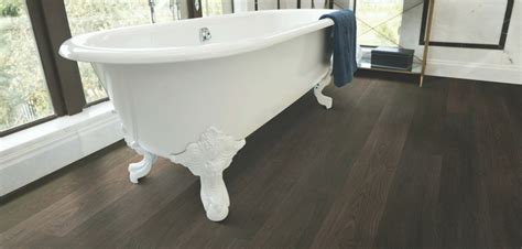 Can Vinyl Flooring Be Used In A Bathroom? | Hallmark Floors