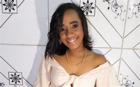 Ela foi vítima de bala perdida diz mãe de jovem que morreu em ataque