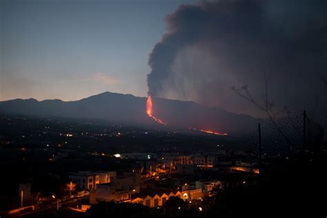 Vulc O Cumbre Vieja Aeroporto De La Palma Volta A Fechar Folha Pe