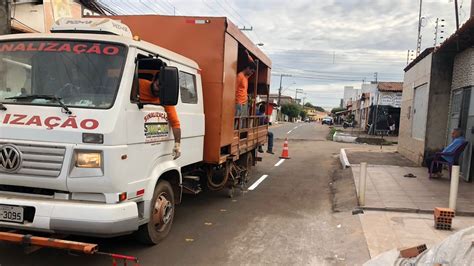 Prefeitura Recupera Sinaliza O Em Vias P Blicas Para Refor Ar A