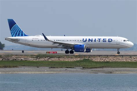 United Airlines A321 271nx N14503 Ua 691 Arriving From C Flickr