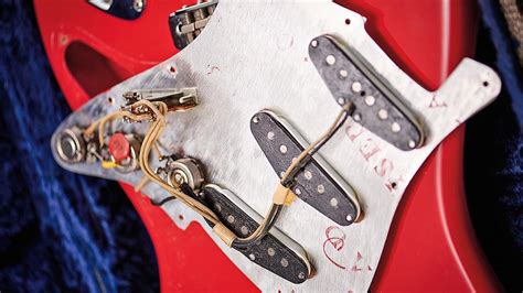 Vintage Fender Stratocaster pickups: how they work, what changed, and ...