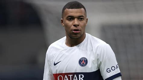 Kylian Mbappé está oficialmente livre para jogar onde quiser XAA