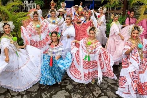 Desfile De Las Mil Polleras En Las Tablas Un Homenaje A La Tradici N Y