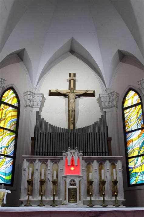 Una Iglesia Cat Lica Japonesa Y Su Interior De La Arquitectura Imagen