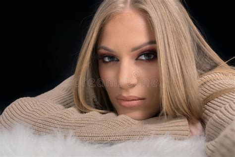 Sensual Beautiful Blonde Woman Beautiful Blue Eyed Woman Stock Image Image Of Eyes Elegance
