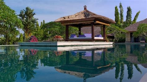 Love the floating balé Chalina Estate in Canggu villa bali