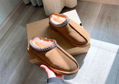 Designer Christmas Sherpa Snow Boots Mini Chestnut Australia Slipper