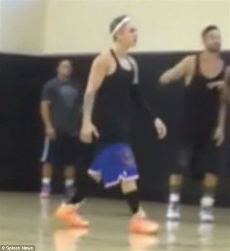 Justin Bieber Works Up A Sweat Playing Basketball Then Leaves Shirtless