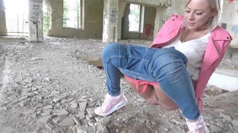 Dream Pee On The Girl In Sex And Fuck Beauty In The Urine Page 1393