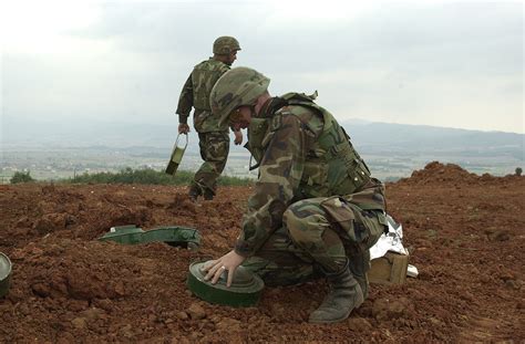 Issue Brief Us Policy On Landmines Friends Committee On National