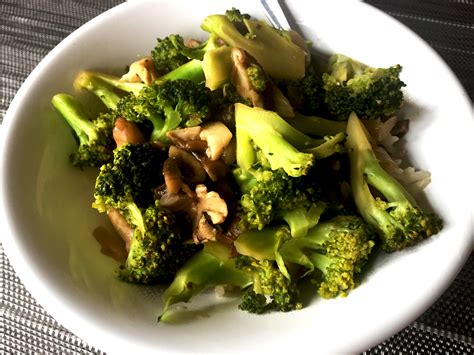 Broccoli Mushroom Stir Fry Lottaveg