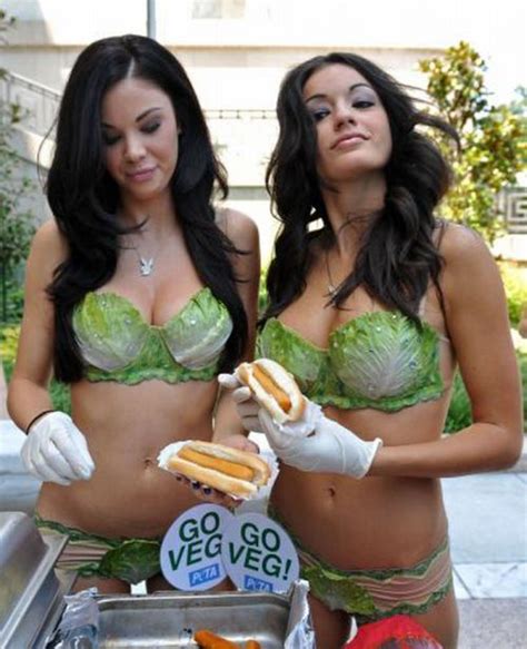 Girls Eating Hot Dogs 78 Pics